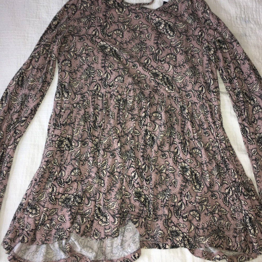 American eagle blush patterned shirt